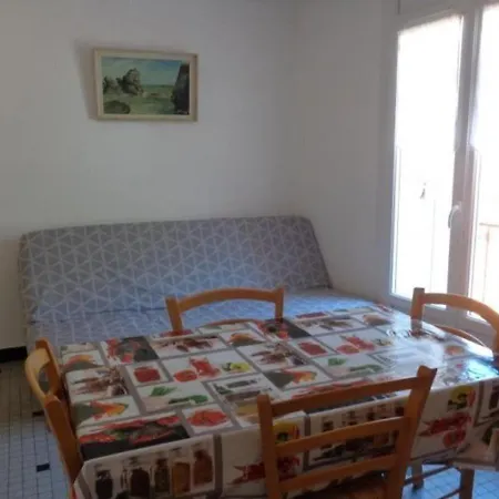 F2 Cosy, 4 Couchages, Centre-ville, Proche Cures, Balcon, Animaux Acceptes - Fr-1-703-102