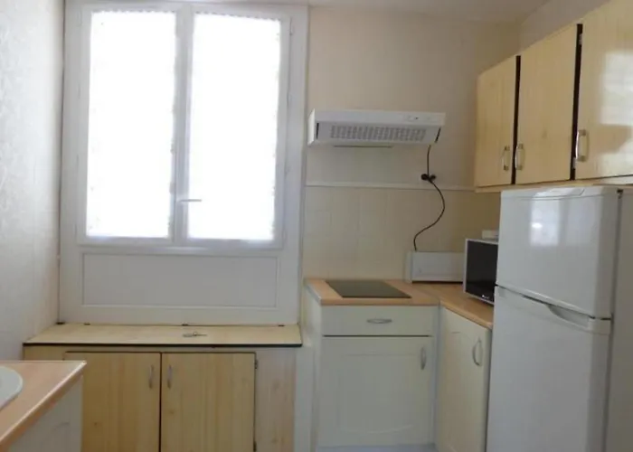 F2 Cosy, 4 Couchages, Centre-ville, Proche Cures, Balcon, Animaux Acceptés - Fr-1-703-102 Apartamento