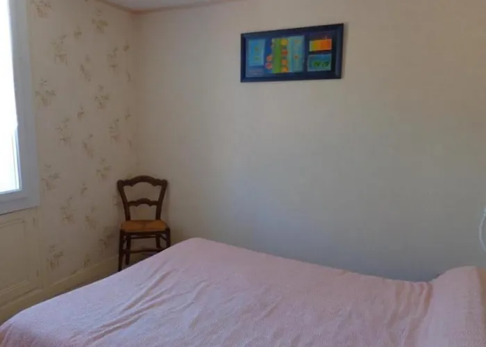 F2 Cosy, 4 Couchages, Centre-ville, Proche Cures, Balcon, Animaux Acceptés - Fr-1-703-102 Apartamento *